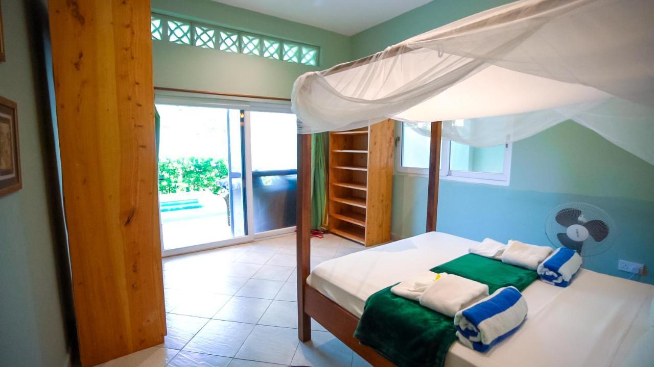 The Pool House & The Colobus House, Bella Seaview, Diani Beach, Kenya Bagian luar foto