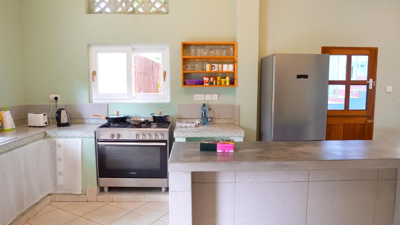 The Pool House & The Colobus House, Bella Seaview, Diani Beach, Kenya Bagian luar foto