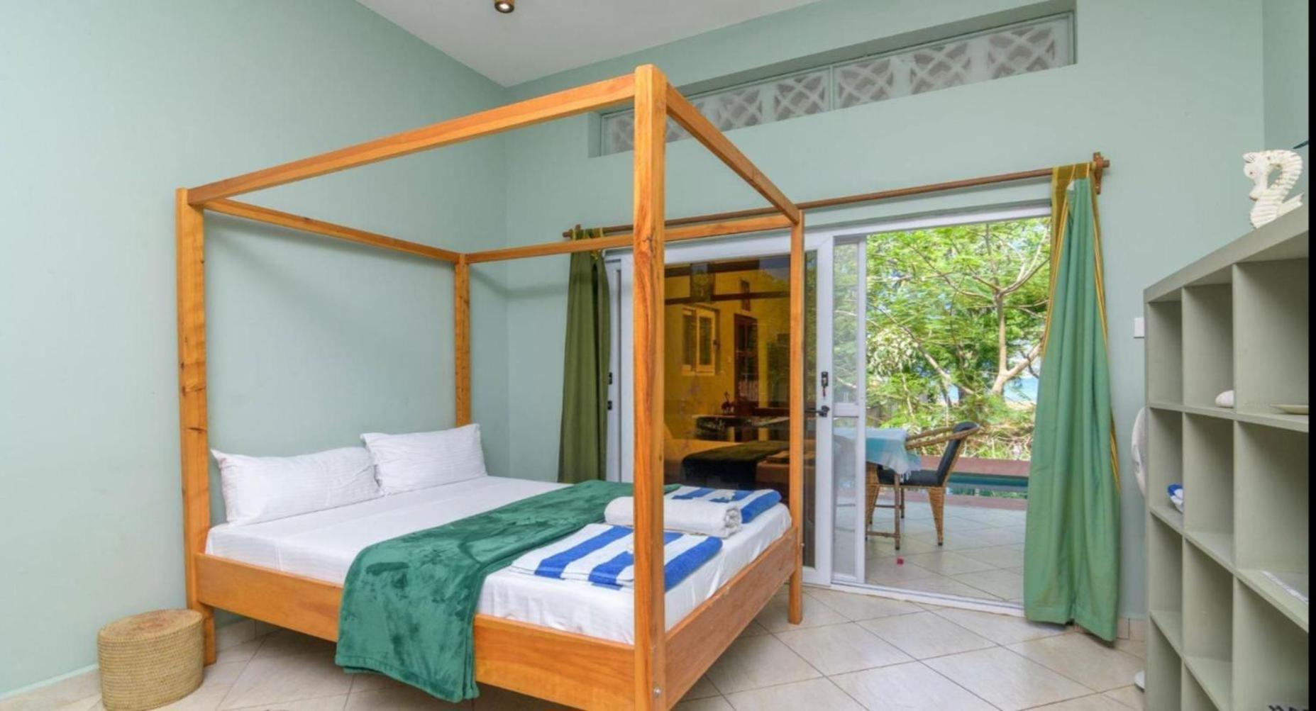 The Pool House & The Colobus House, Bella Seaview, Diani Beach, Kenya Bagian luar foto